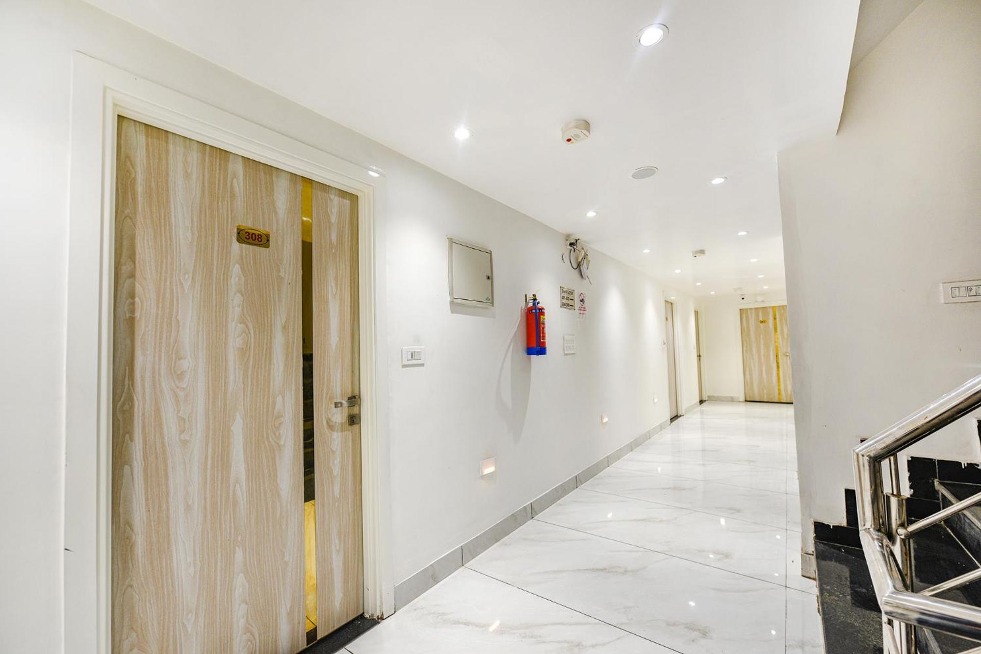 Fabhotel Luxury Inn Near Adarsh Nagar Metro دلهي المظهر الخارجي الصورة