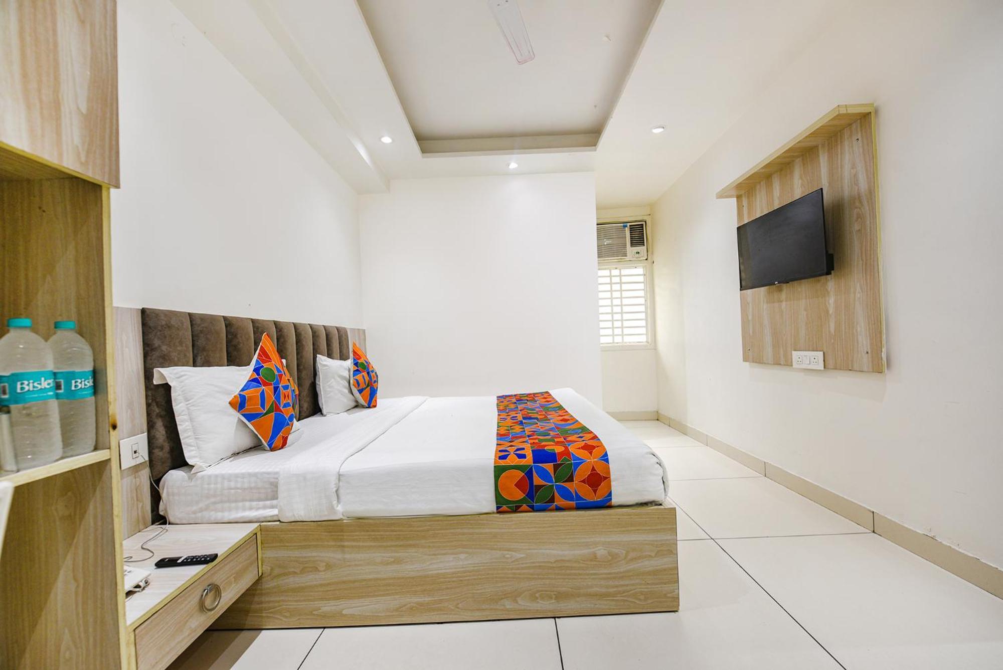 Fabhotel Luxury Inn Near Adarsh Nagar Metro دلهي المظهر الخارجي الصورة