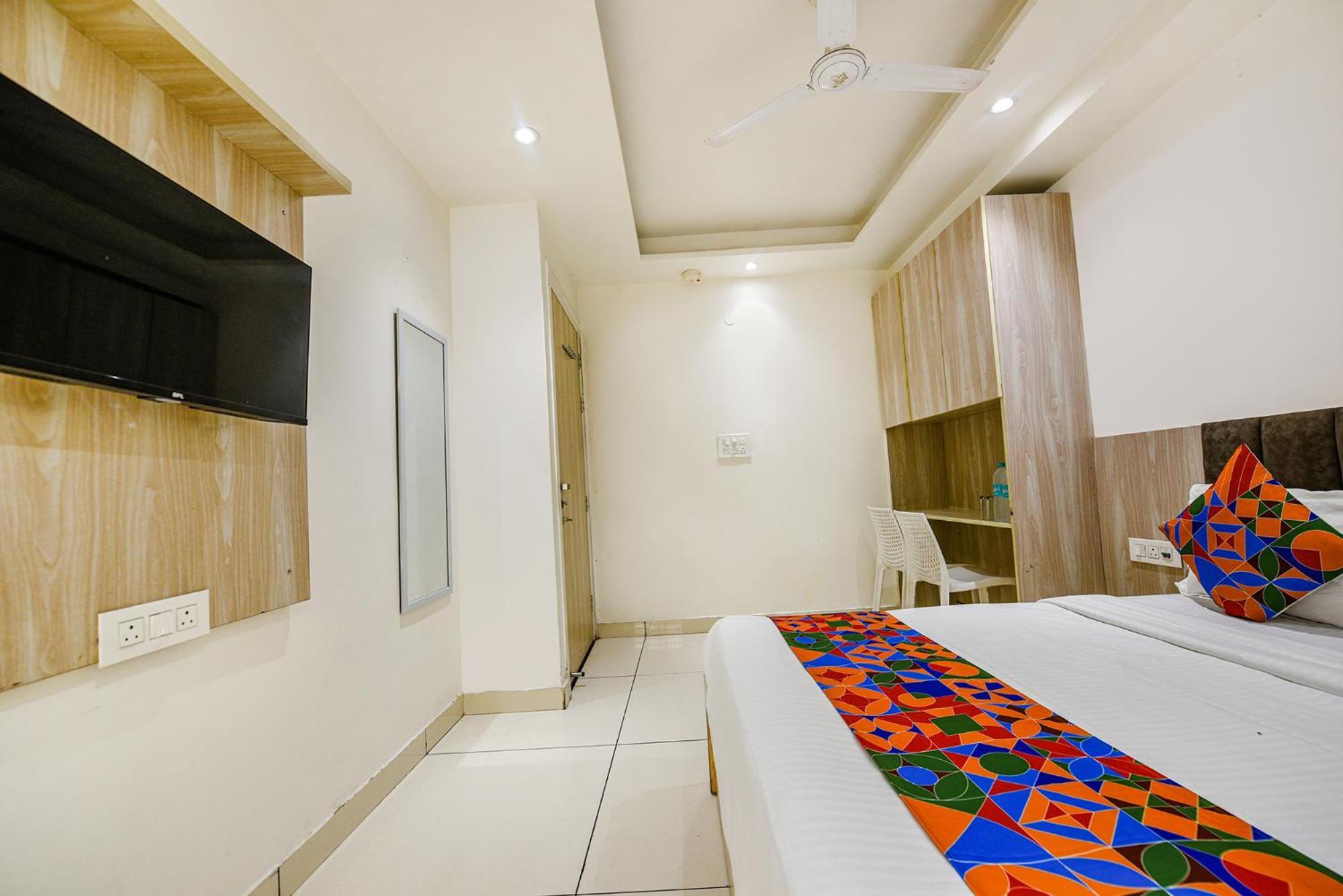Fabhotel Luxury Inn Near Adarsh Nagar Metro دلهي المظهر الخارجي الصورة